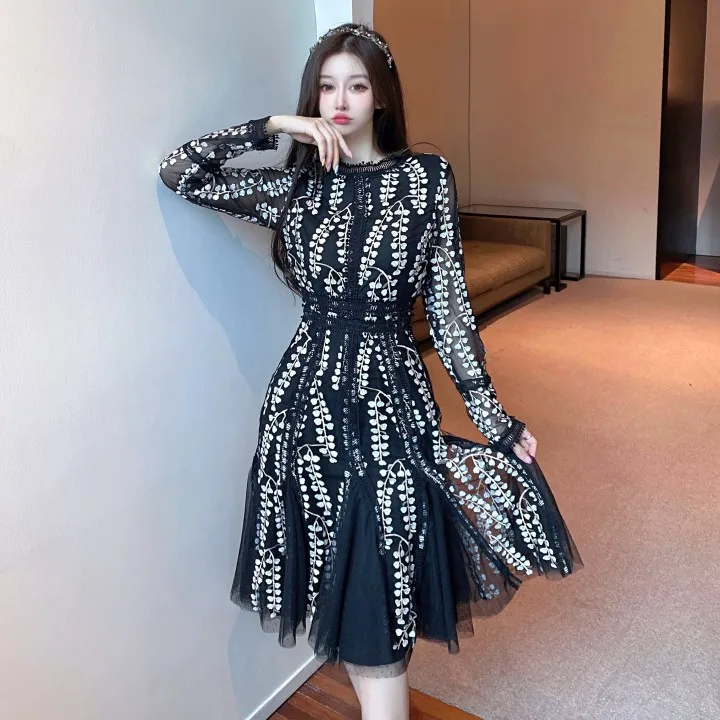 2023 Fashion Ladies Embroidered Flower Dress Women O-Neck  Elegant Vintage Dot Mesh Patchwork Lace Knee-length Dress Vestidos