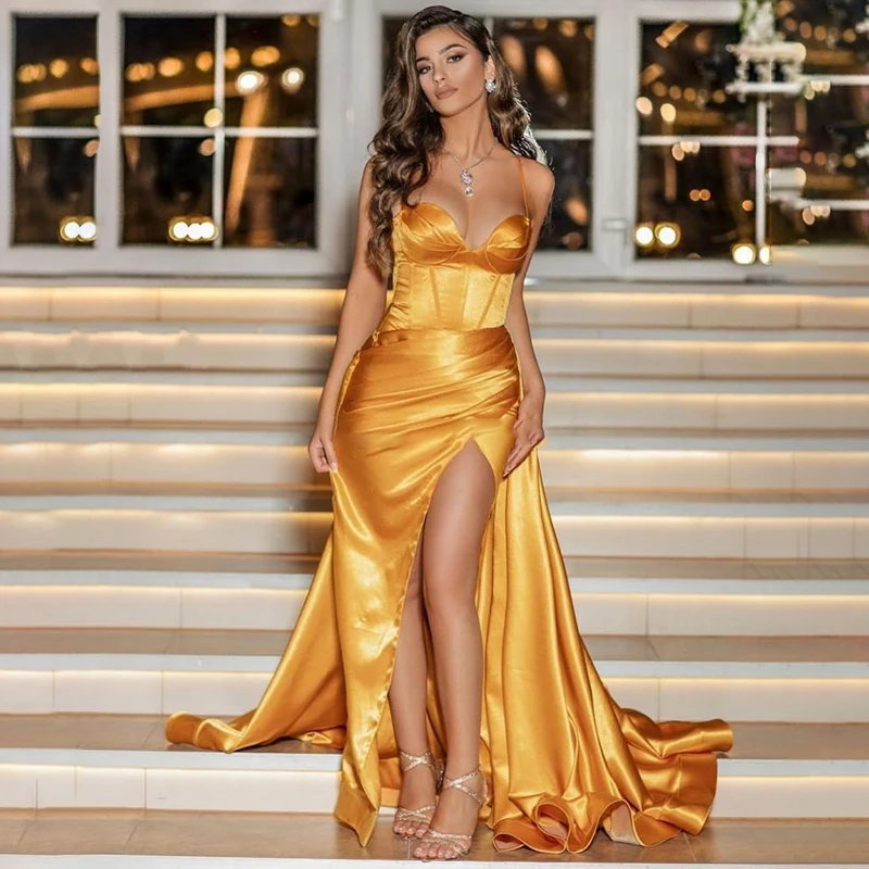 2022 Gold Sweetheart Prom Dresses Satin Lange Avondjurk Sexy Hoge Split Dubai Party Dress Formele Gowns Abendkleider