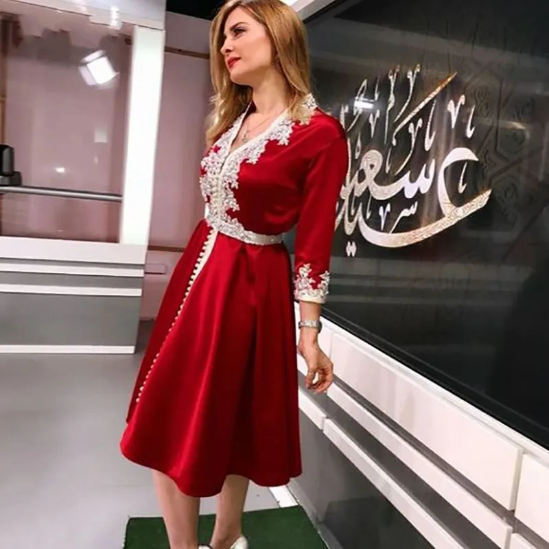 Robe De soirée De standing, Caftan, rouge, courte, col en V, avec des Appliques en dentelle, longueur aux genoux, robe De bal arabe