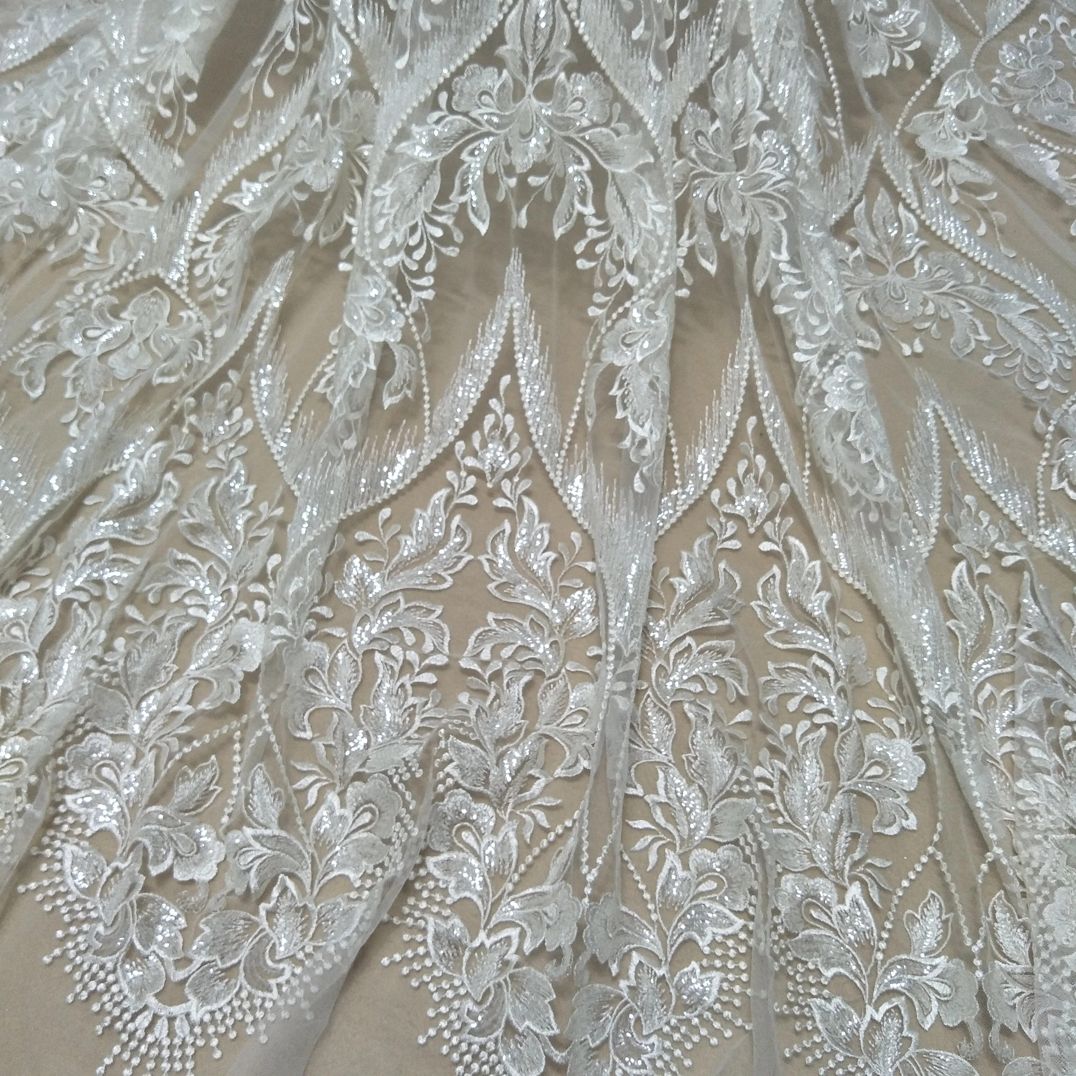 new arrival fashion sequins lace fabric dress lace fabric bridal tulle lace fashion wedding dress lace sell by yard