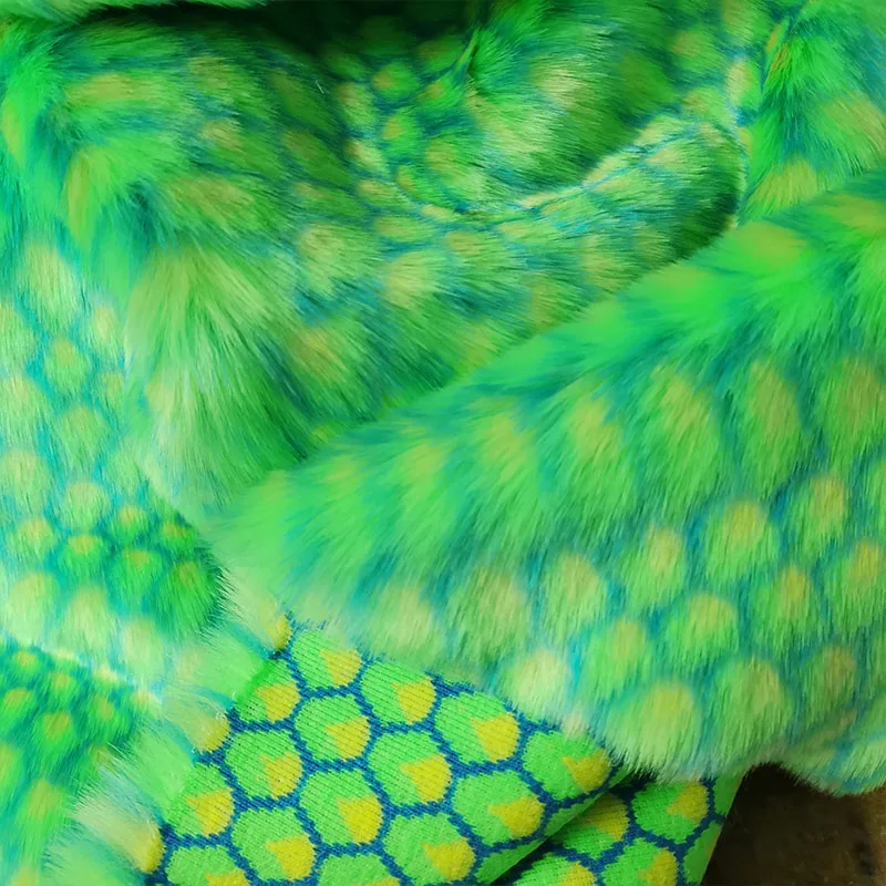 Good Green/Blue Faux Fur Fabric Imitate Fox Fur 2.5MM Long Hairy Soft Plush Fabric DIY Fur Collar of Coat/ Clothing Accessories