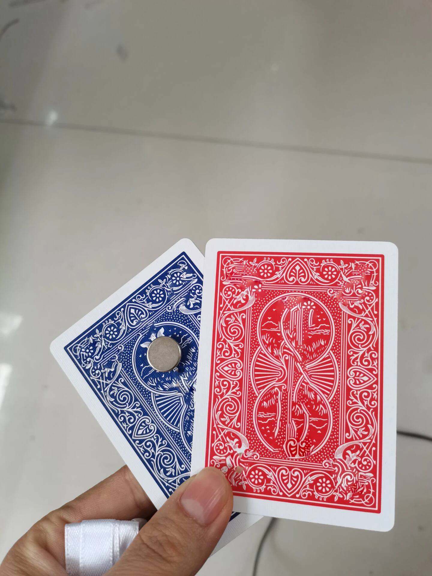 New Arrival True Colors Magic Tricks Blue to Red Card Back Color Change Deck Card Close Up Illusions Gimmick Props Mentalism