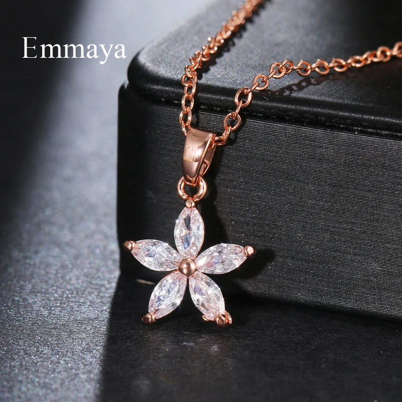 Emmaya New Fashion Shiny Star Appearance Neckalce For Women&Girls Popular Dress-Up Three Color Choice In Banquet Cute Jewelry