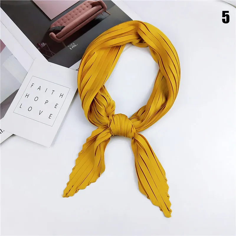 Foulard Femme nueva moda primavera y otoño accesorios para el cuello de satén cuello bufanda de las señoras de Color sólido pequeño cuadrado mujeres Neckerchief