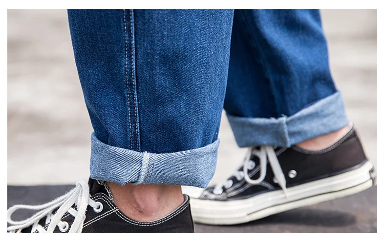 Herren Plus Size Denim Latzhose Klassische Cargo-Jeans mit Großen Taschen Lose Arbeitslatzhose Trägerhose Dunkel- und Hellblau – Detail 12