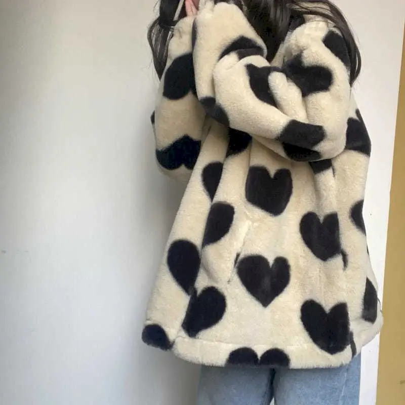 

Autumn Winter Thick sweatshirt Female Casual Fashion Lamb Fluffy Comfortable Sweet Loose Heart Pattern Warm Faux Fur jacket No