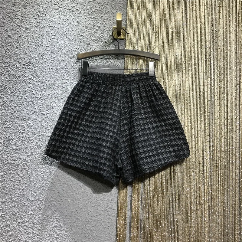 

Plaid Designer Shorts High Waist Wide Leg Mini Trousers Elastic Waist Loose Fit Casual Shorts Women Black White Fashion Shorts