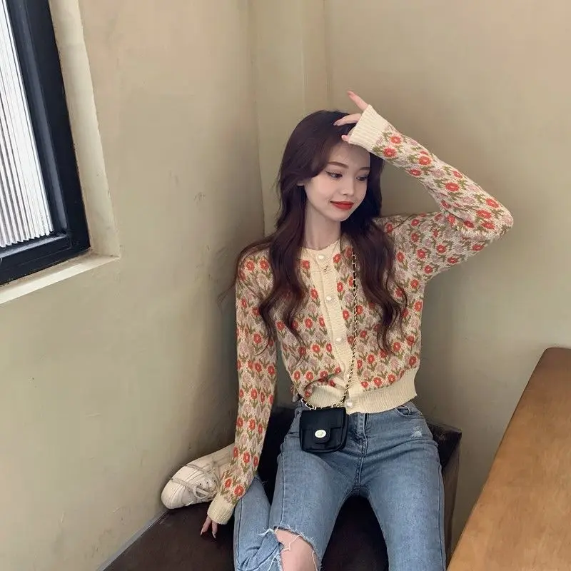 Woman Sweaters Femme Chandails Autumn and Winter Slim-Fit Knitted Cardigan Embroidery Floral Fresh Sweater Pull Hiver