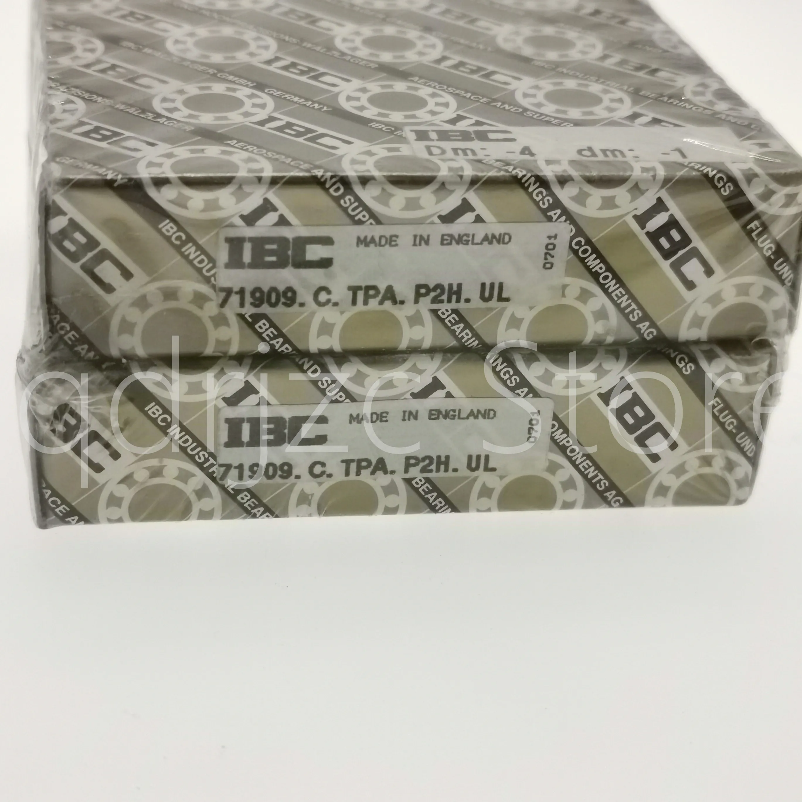 Ultra-Precision angular contact ball bearing 71909-C-TPA-P2H-UL