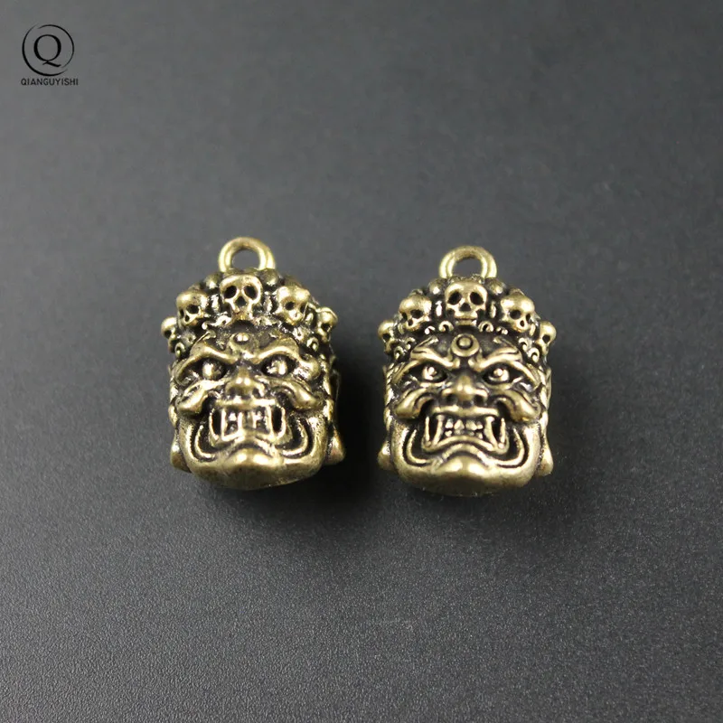 

Brass Buddha Aryaacalanatha Head Pendant Car Keychain Punk Skull Bodhisattva Figurines Key Chain Hanging Jewelry Vintage Keyring