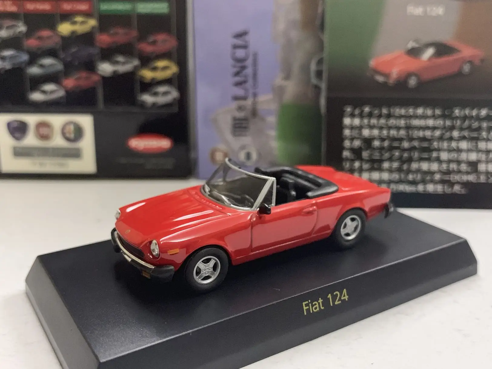 

1/64 KYOSHO Fiat 124 antique convertible Collection of die-cast alloy car decoration model toys