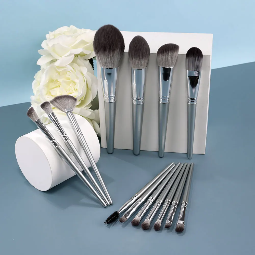 

14pcs Makeup Brushes Premium Soft Cosmetic Powder Blending Foundation Eyeshadow Blush Brush Set Kit Make Up Tools Crystal Silver