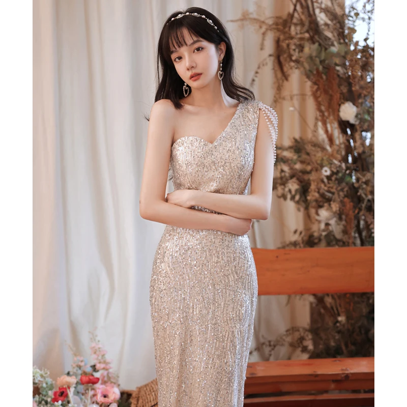 

One Shoulder Mermaid Evening Gowns Women Temperament Slim Long Banquet Dress Light Luxury Sequin Solid Celebrity Dresses