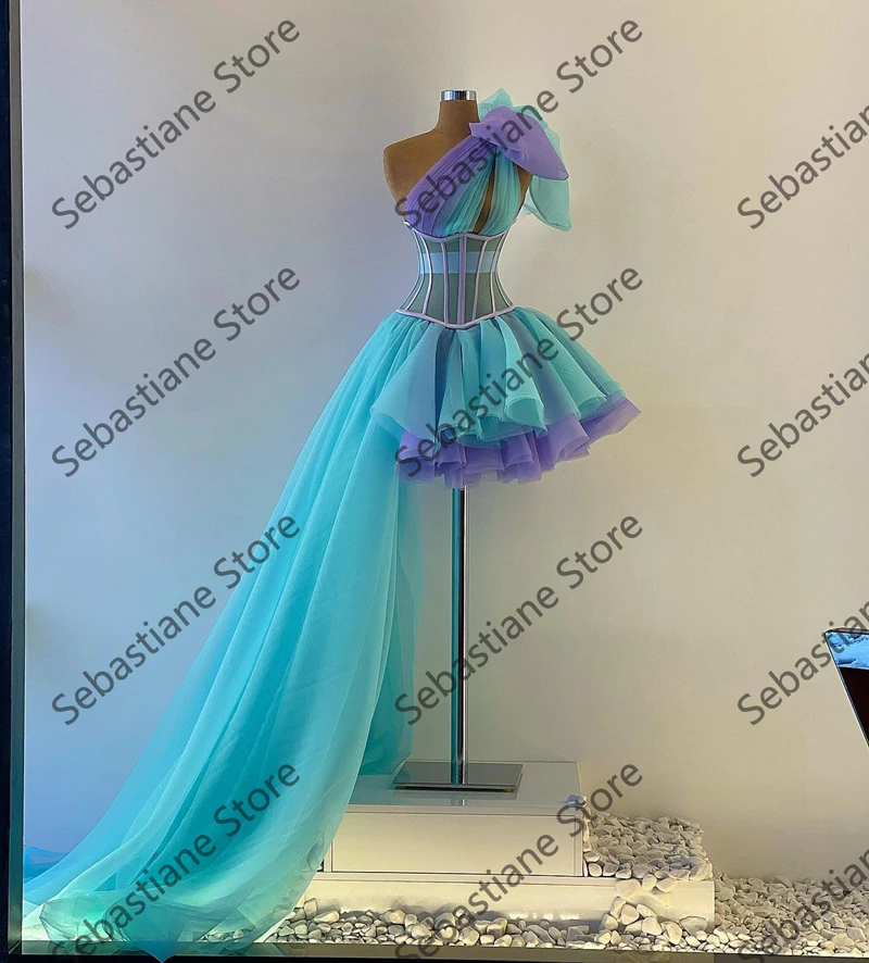 Kleurrijke Korte Prom Dresses Met Side Trein Een Schouder Boog Schouder Ruches Custom Made Vrouwen Avond Party Elegante Jurk