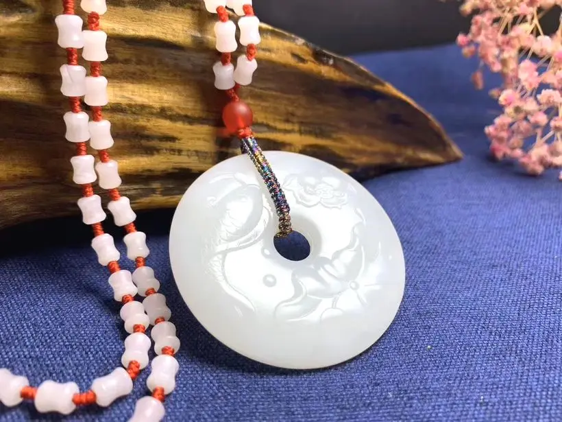 

Costly Sea tridacna Pendant White giant clam Amulet mala bead hanging Organic gem rare