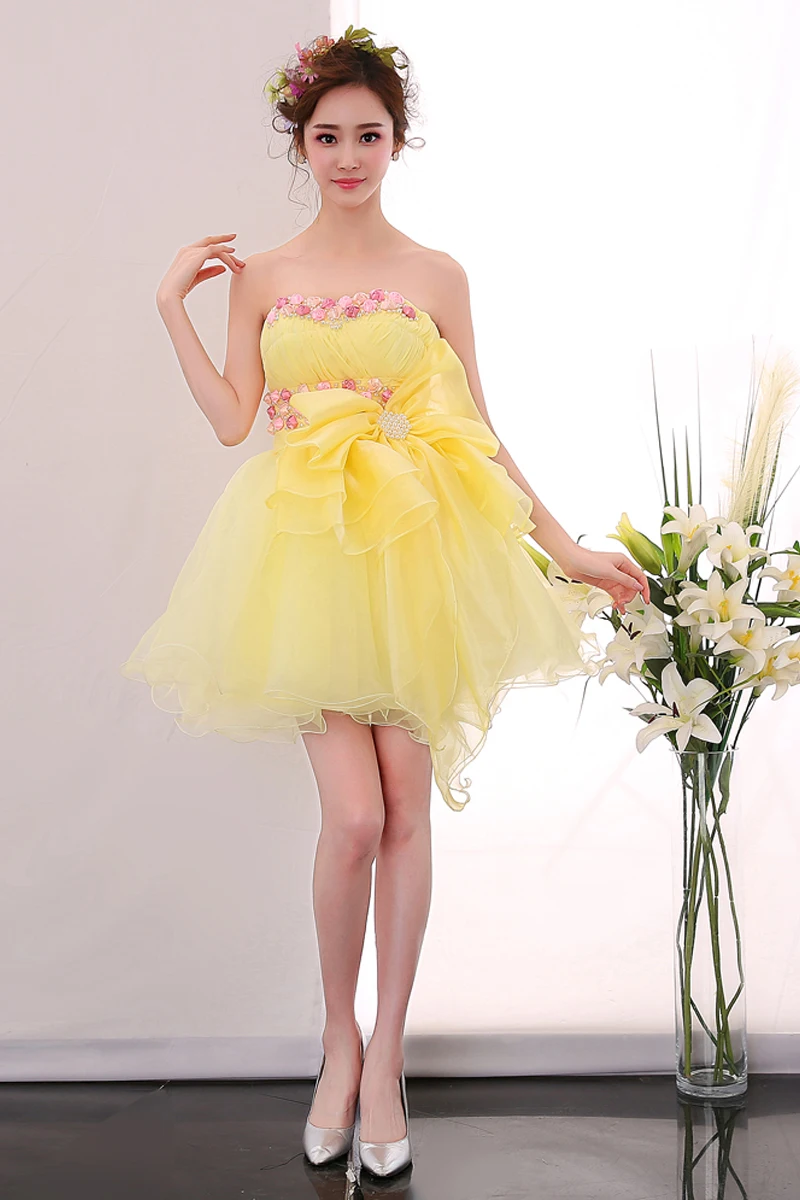 Vestidos de tul amarillo claro, Vestidos cortos de quinceañera, moda Sexy sin tirantes, vestido de fiesta de graduación, apliques, presentador personalizado