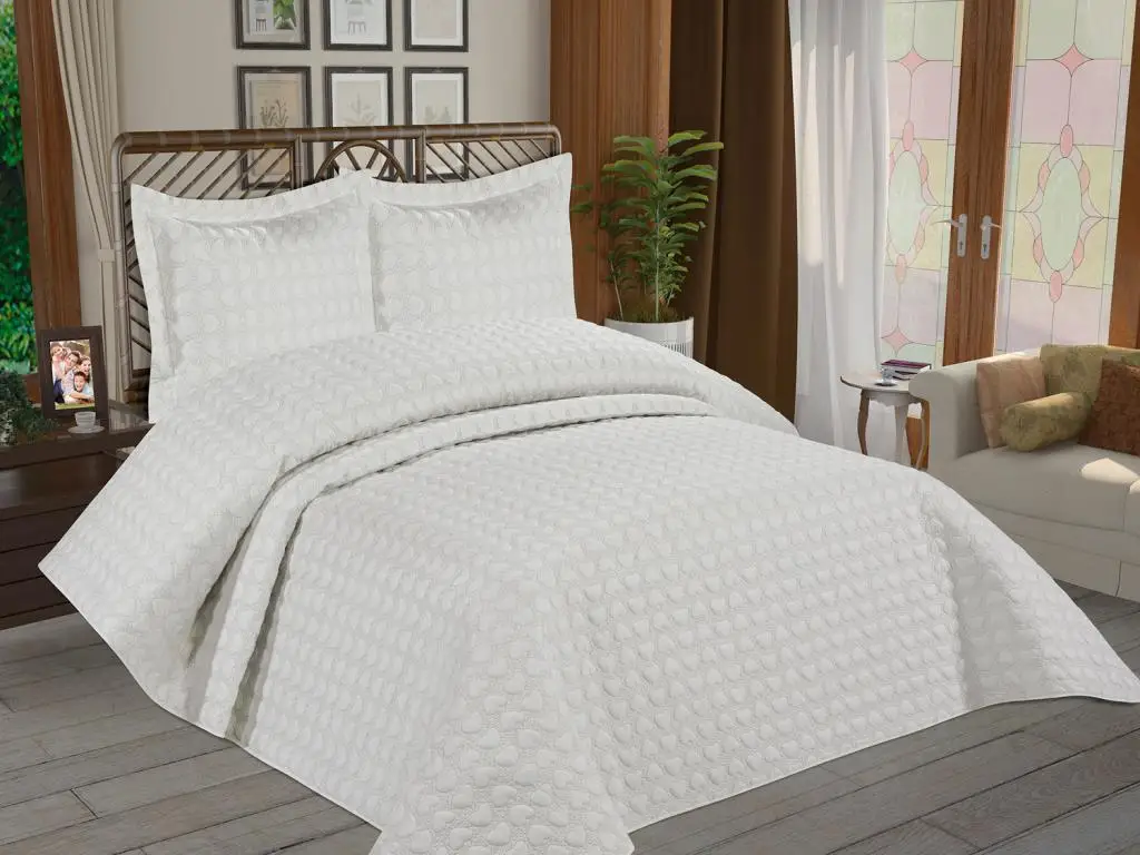 Story Micro Double Heart Bed Cover Cream