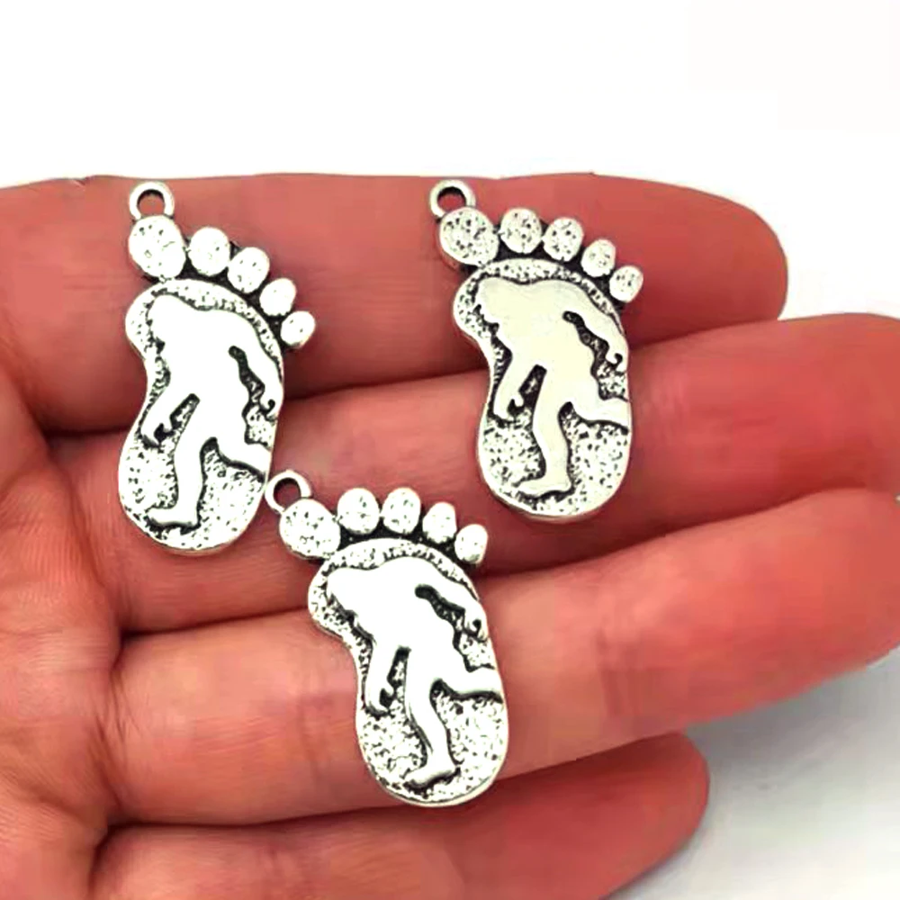 50pcs Footprint Sasquatch Bigfoot pendant charm Mythology Science Fiction Jewelry charms Gifts Jewelry for women man Accessories