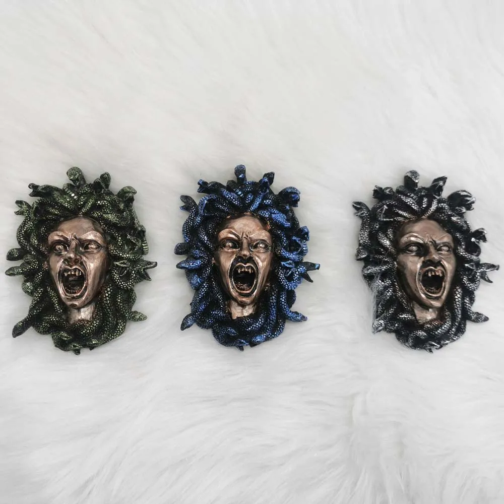 Resin Plating Medusa Carving, Ancient Greek Mythology, Gorgon Reiki Energy Ornaments, Home and Office Decoration