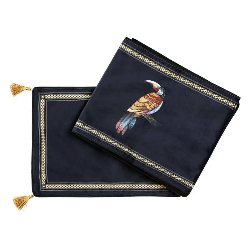 

American Retro Velvet Table Runner Simple Vintage Short Plush Table Runner Tassel Cabinet Cover Cloth Tables Strip Tablecloth