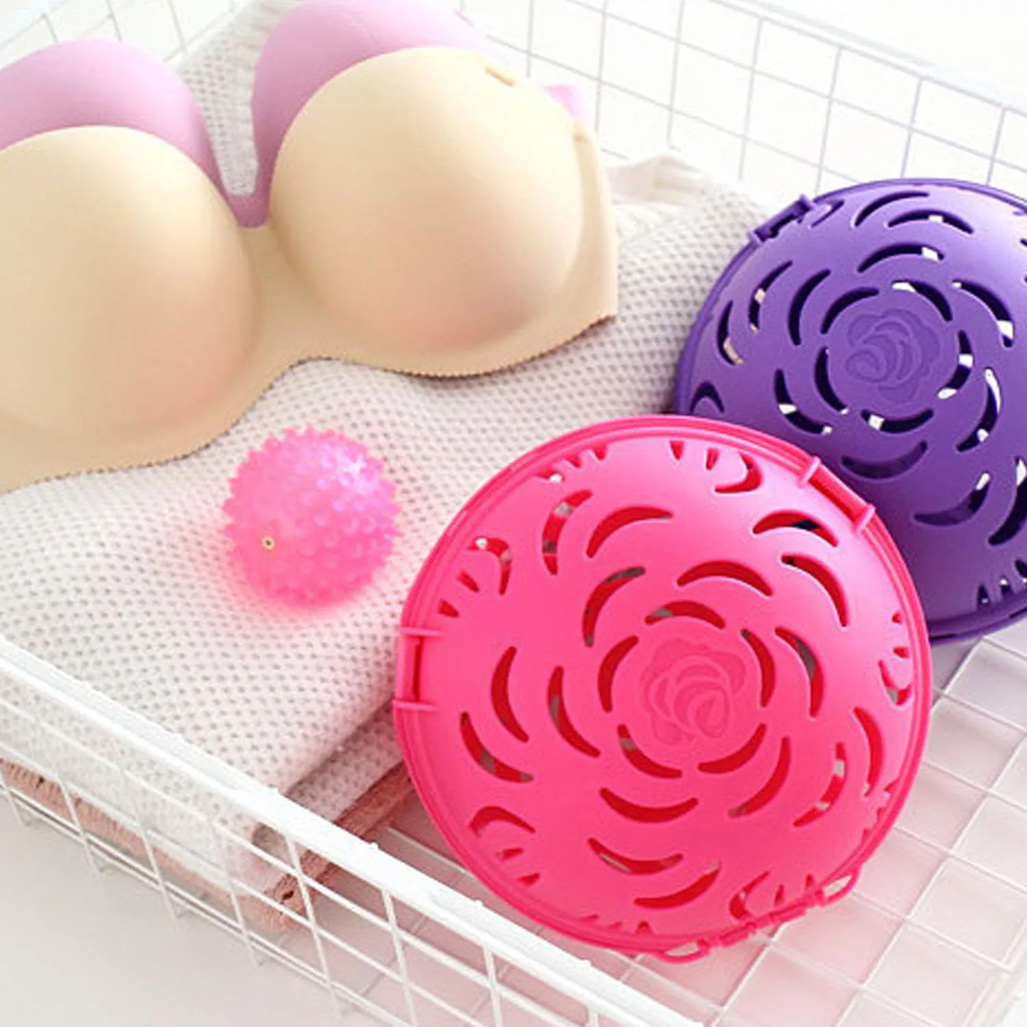 Behogar Laundry Ball Anti-Winding Underwear Bra Washing Ball Saver Washer Sphere Cage with Silicon Washing Ball Random Colors