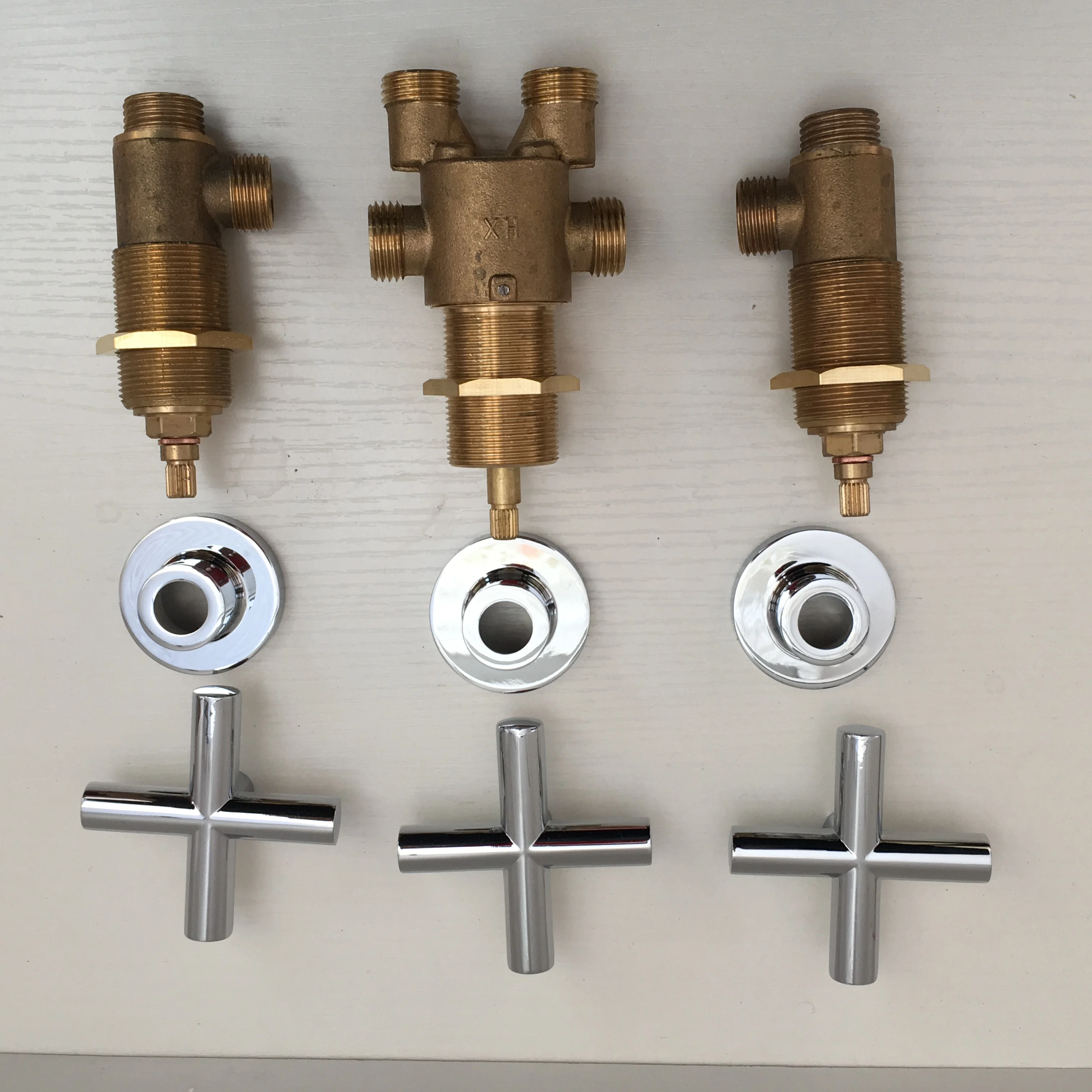MTTUZK Solid Brass Chrome Finish Bathtub Cold Hot Water Control Valve  Bath Shower Mixer Bathtub Faucet 5 Hole Tap Switch Valve