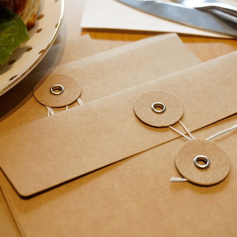 

40Pcs wholesale 11*17cm Kraft Paper Buckle Envelope Line Buckle Vintage blank paper Greeting Cards with Envelopes postcard