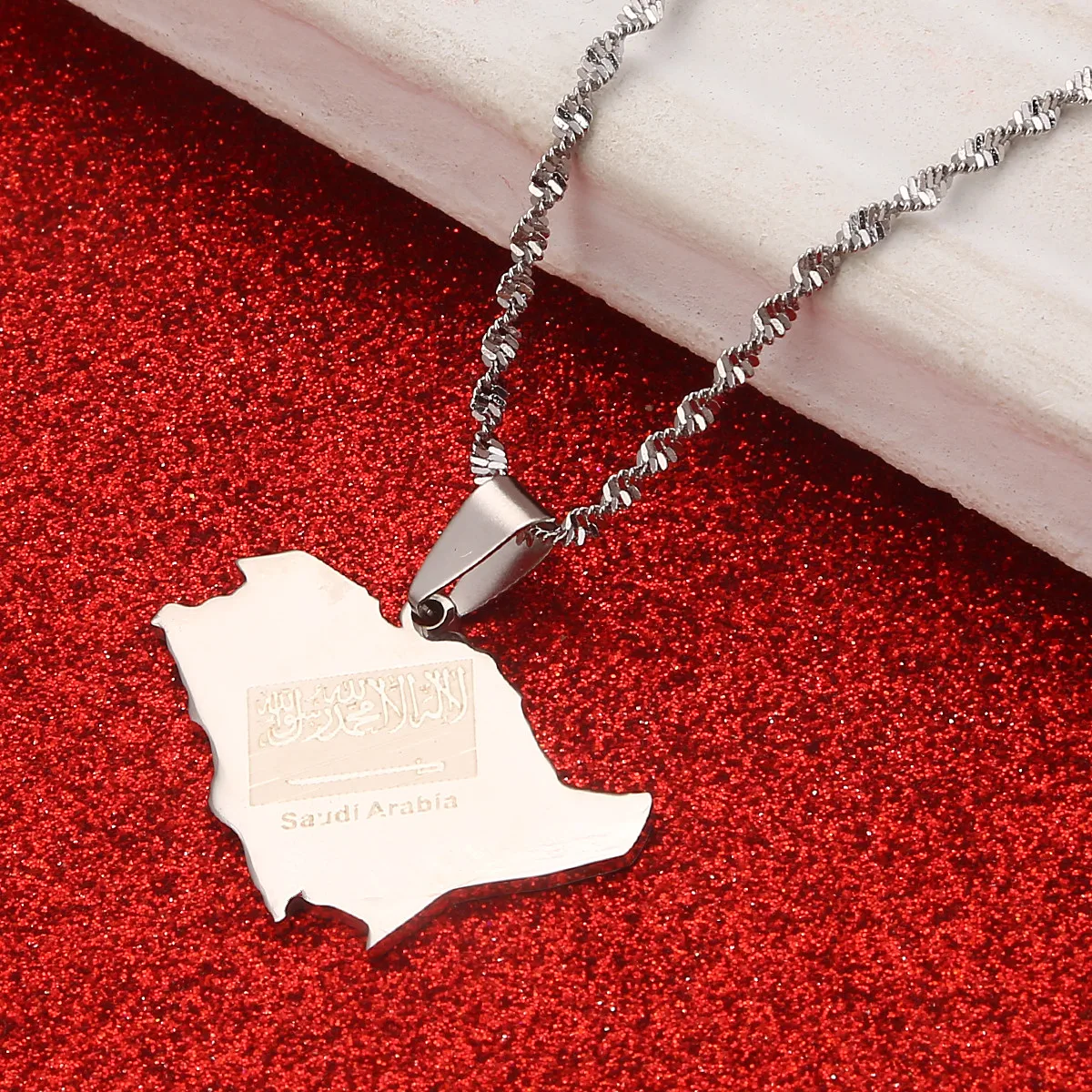 Stainless Steel Saudi Arabia Map Flag Pendant Necklace Kingdom of Saudi Arabia Map Chain  Jewelry