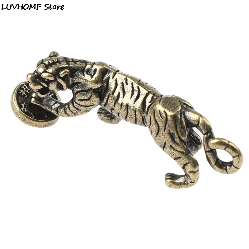 1pcs Retro Brass Tiger Statue Ornament Chinese Zodiac Tiger Pendant Office Desk Decoration Pendant