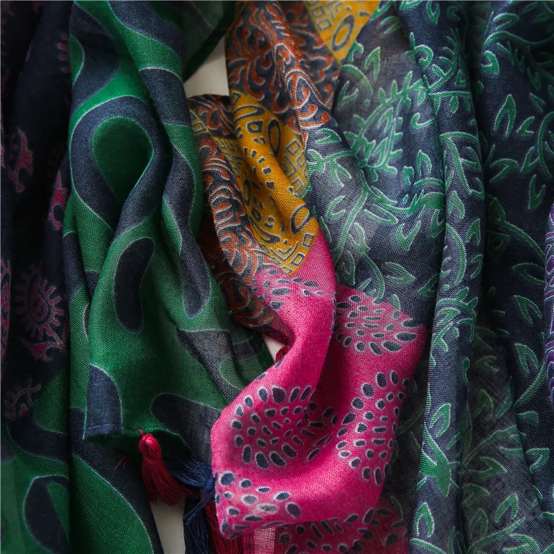 2022 Fashion Design Aztec Floral Patchwork Viscose Shawl Scarf High Quality Neckerchief Autumn Winter Foulard Muslim Hijab Sjaal
