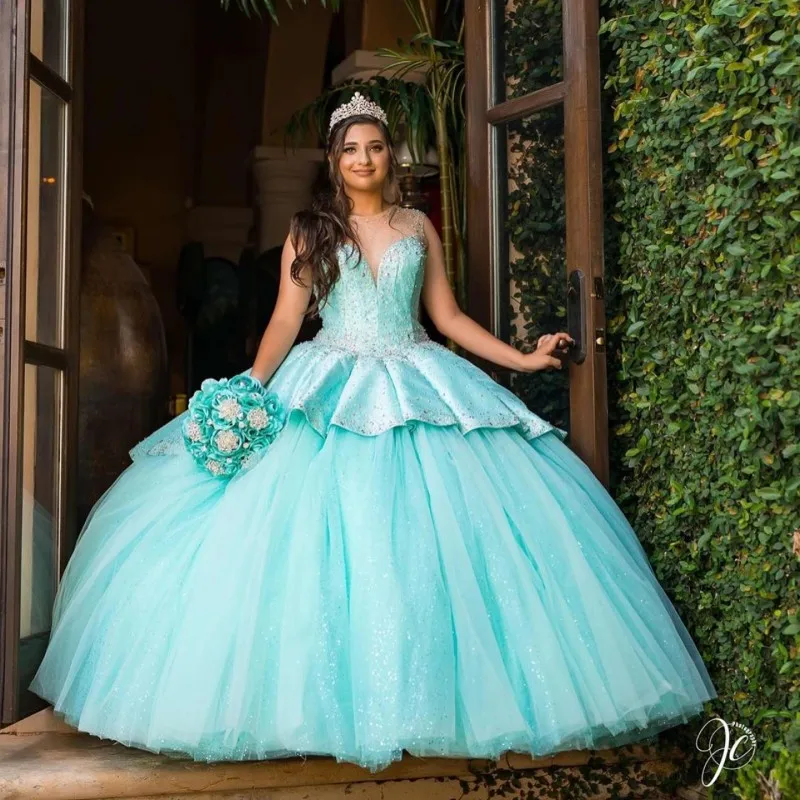 Vestidos De 15 Anos mięta zielona Quinceanera sukienki kryształowa zroszony przezroczysta szyja słodka 16 suknia balowa sukienka na studniówkę