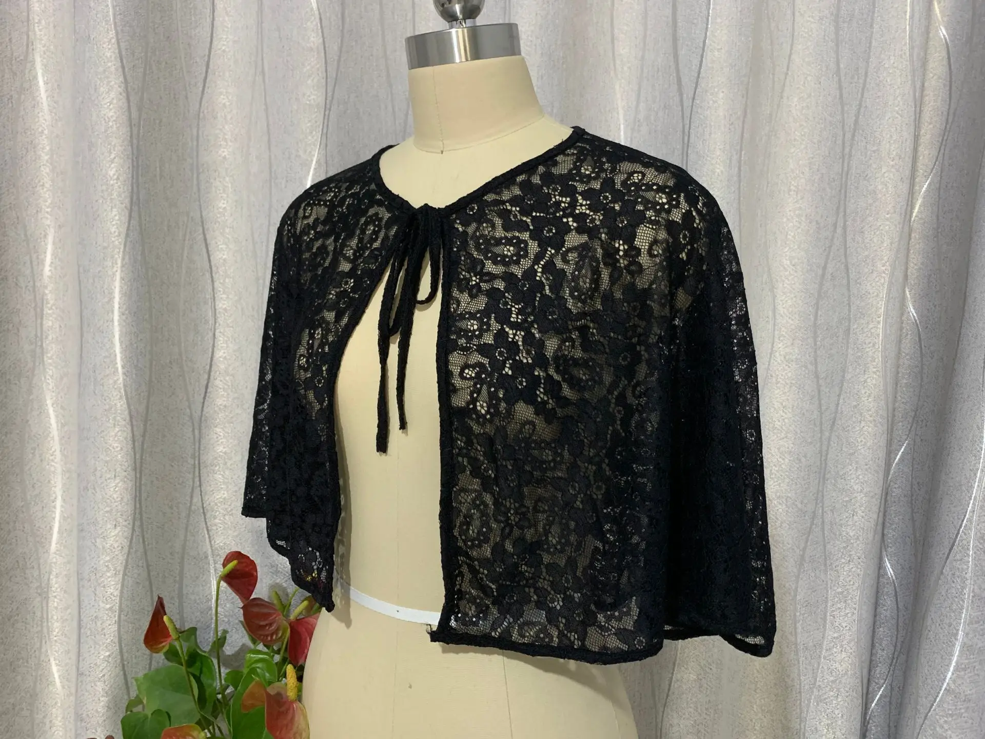 Lace Bolero Capes Wedding Shawl Vrouwen Bridal Shawl Avond Wraps Uitloper Jas Vintage Bruiloft Accessoires