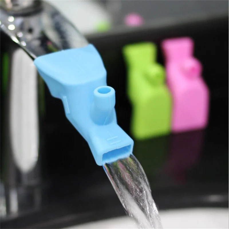 Estensori del rubinetto del lavandino di estensione del rubinetto dell'acqua del Silicone elastico dispositivo di lavaggio dei bambini estensore della guida del rubinetto del lavandino della cucina del bagno