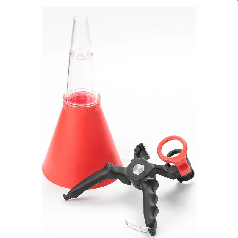 เครื่องยนต์น้ำมันชุด Universal น้ำมันกรวยปรับได้กว้างถือ Clamp Multifunctional Pour น้ำมันเครื่องมือสำหรับซ่อมรถ