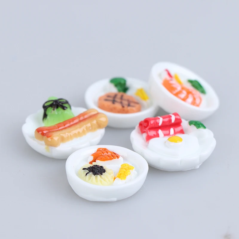 5 pz 1:12 simulazione casa delle bambole Mini modello di cibo ornamenti piatto per la colazione pane all'uovo accessori per casa delle bambole giocattolo per bambini inviato a caso