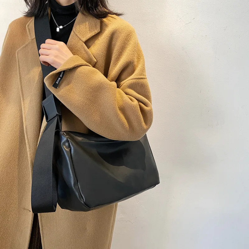 2021 New High Quality Ladies Soft Leather Shoulder Bag Classic Crossbody Bag Commuter Bag Simple Retro Style Messenger Big Bag