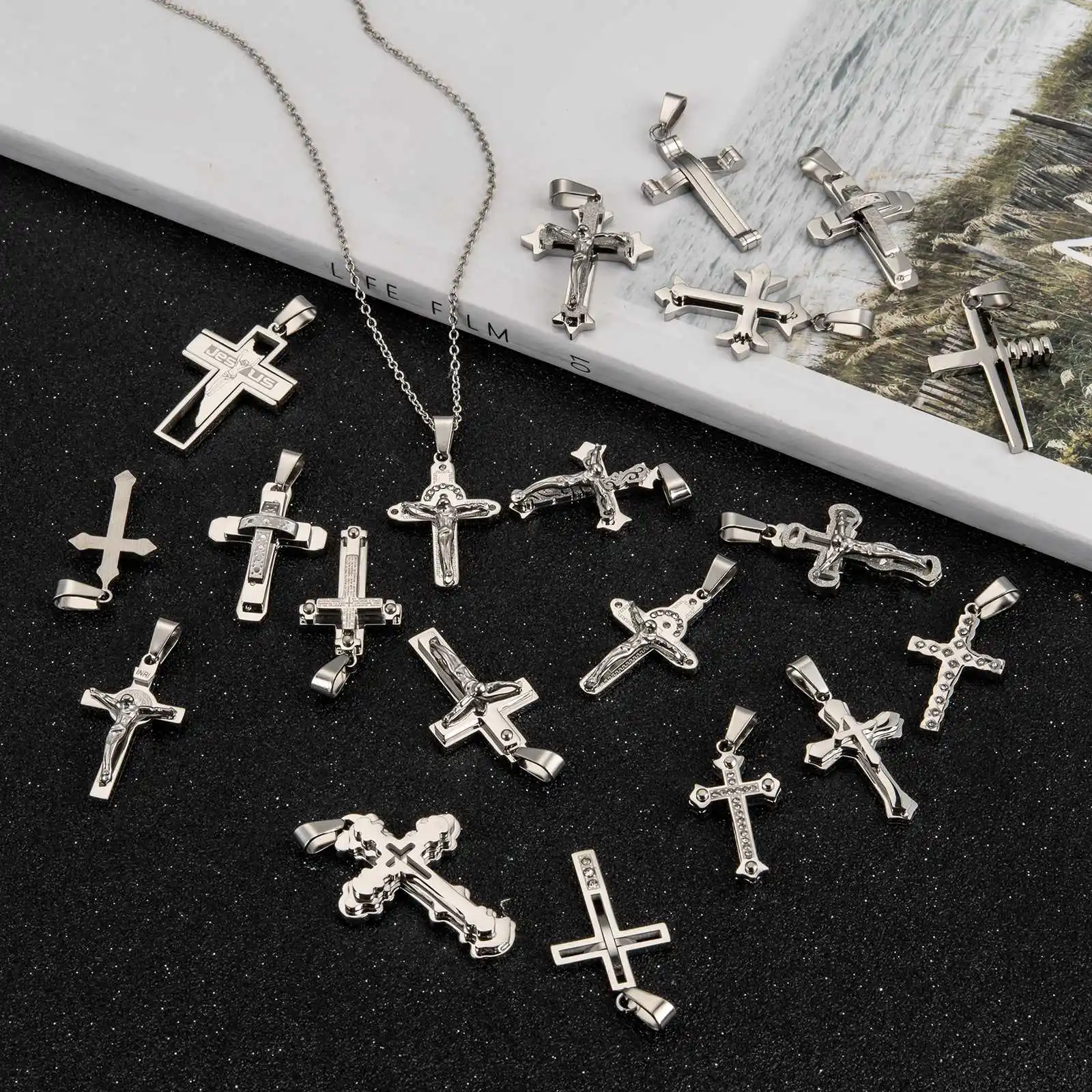 304 Stainless Steel Pendants, with Rhinestone, Mixed Style, Cross, 25~32x15~22x3~5mm, Hole: 9.5x3.5mm