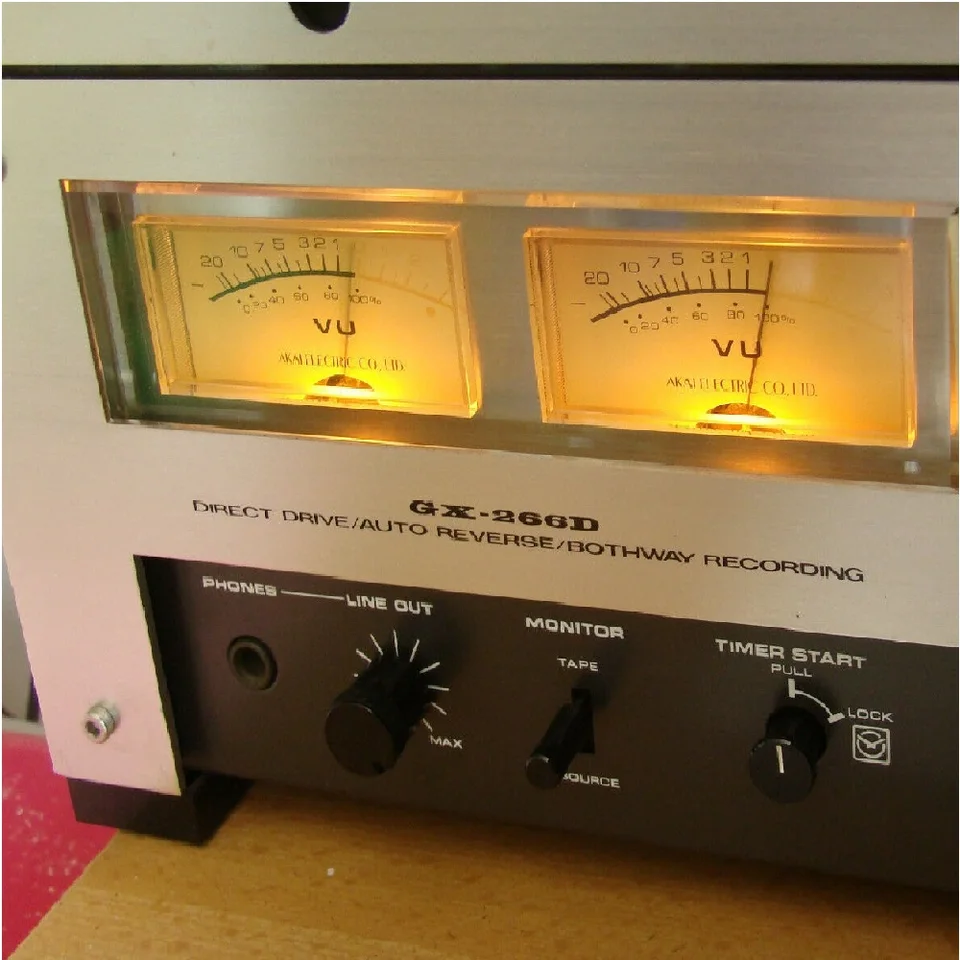 1127 AKAI カセットデッキ VUメーター付き ステレオカセットデッキ AKAI アカイ CS-M01A 動作品!! VUメーターに