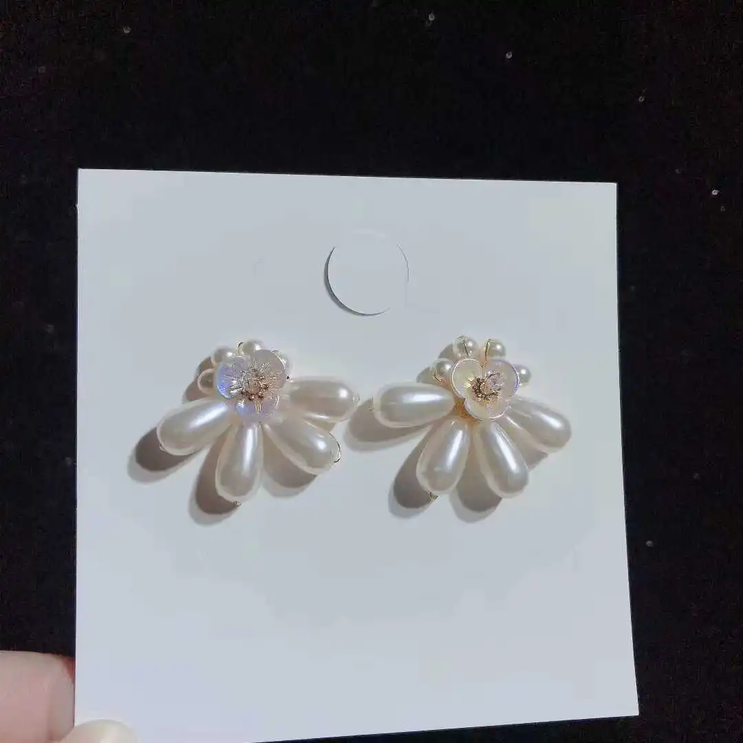 Han Guodong door pearl flower modelling combination of small and fresh temperament  earrings