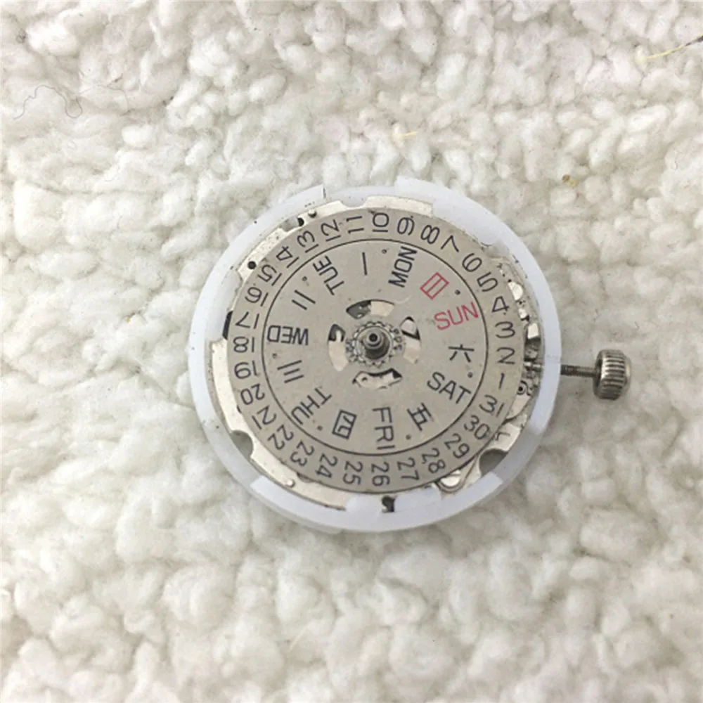 Wymiana pierścienia dystansowego z pierścieniem Incert do 8200 części do naprawy ruchu zegarka