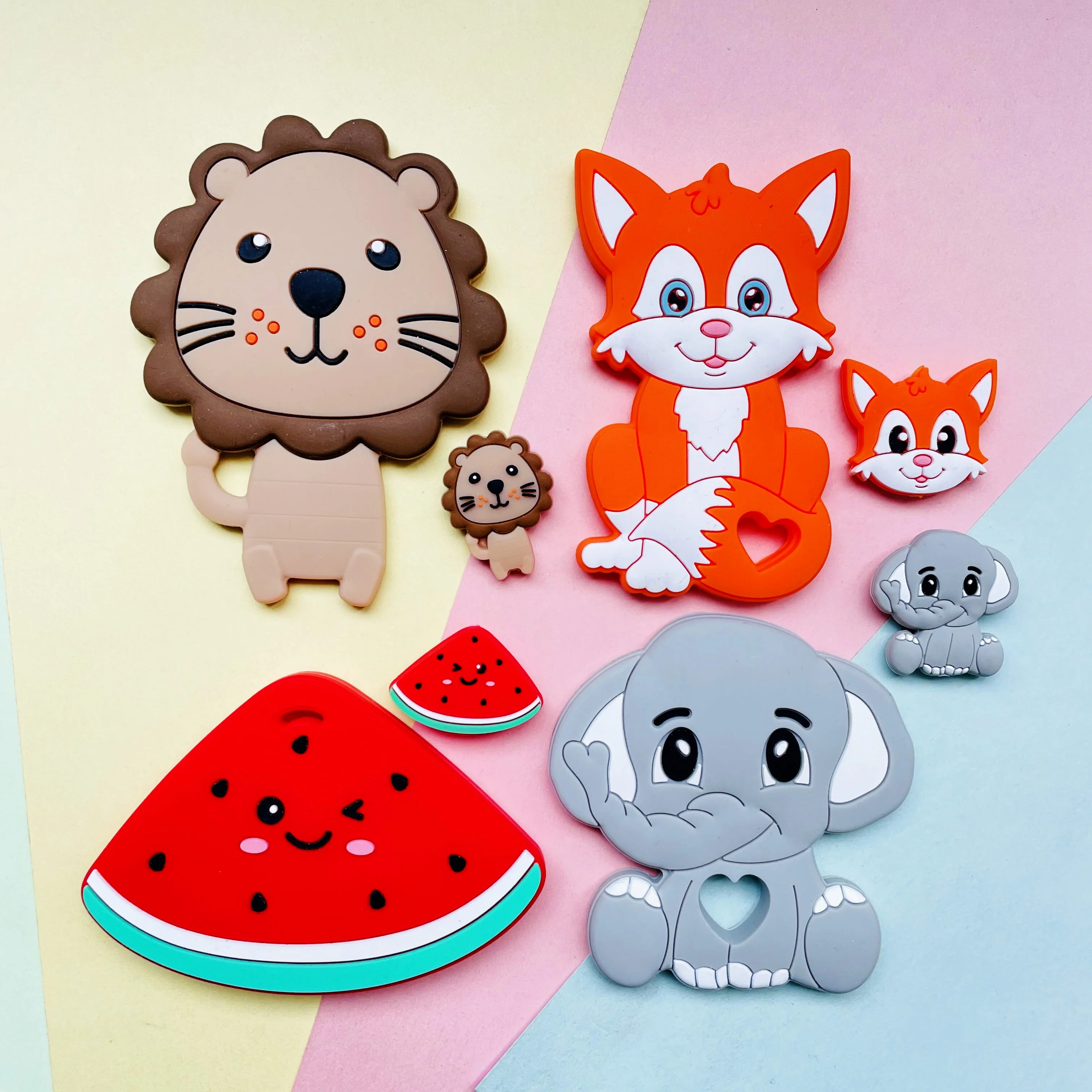2pcs/Set Mini Silicone Elephant Lion Cat Teether Beads Baby Toy Teether Rattle BPA Free Silicone Teether
