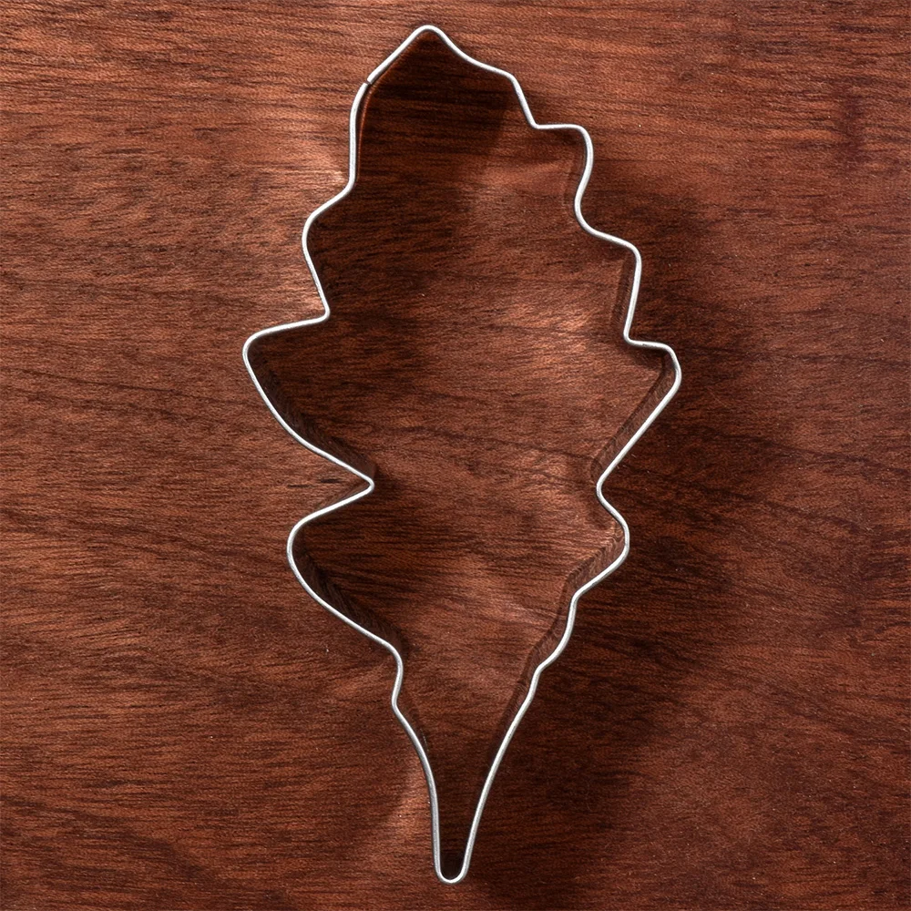 KENIAO Autumn Oak Leaf Cookie Cutter for Thanksgiving - 5 X 10 CM - Fall Biscuit Fondant Bread Sandwich Mold - Stainless Steel