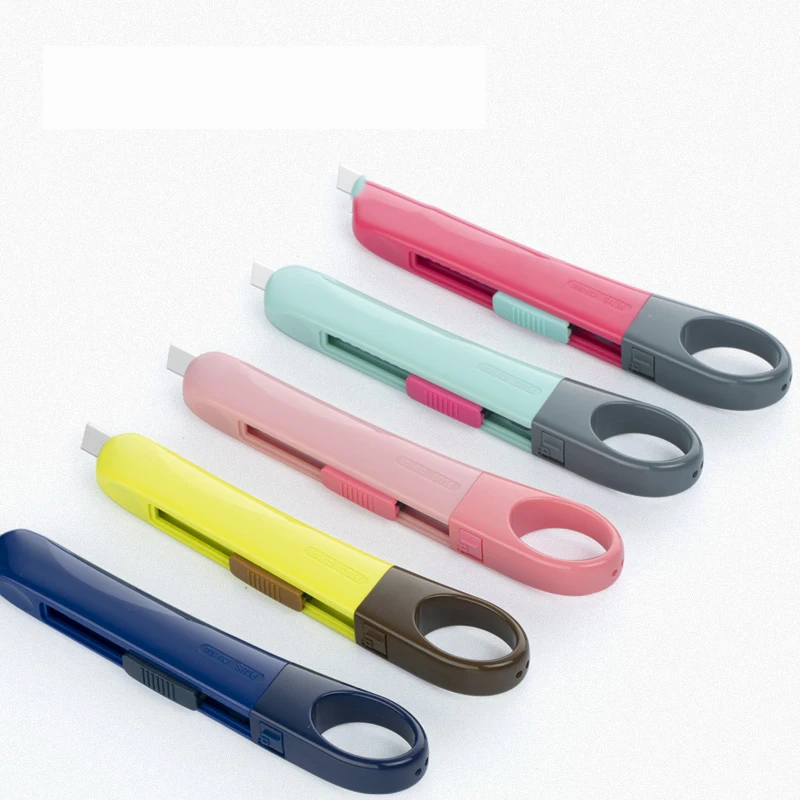 Cuchillo utilitario no pegajoso de Japón PLUS CU-300, cuchilla de corte de papel de seguridad para estudiantes, no se oxida, papelería para estudiantes, 1 ud.