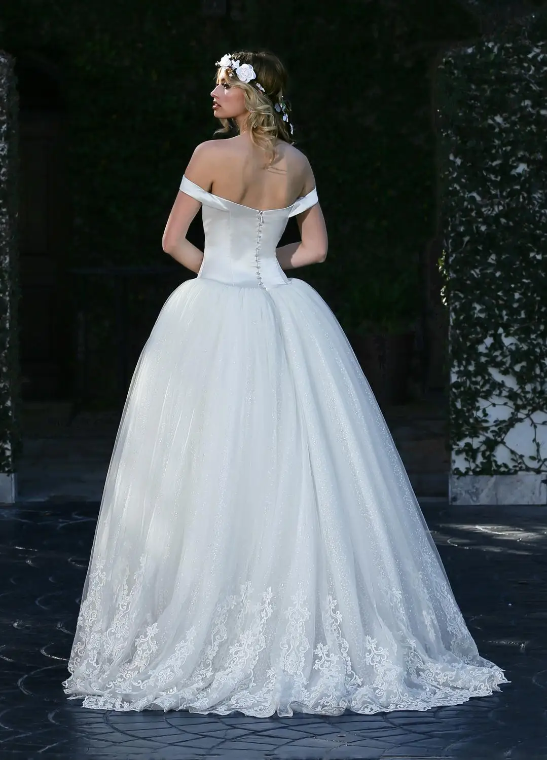 Robe de mariée en dentelle, épaules dénudées, avec traîne, sur mesure, coupe trapèze, grande taille, 2020