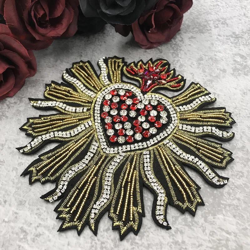 Grandi fiori Applique amore cuore ricamo Patch per abbigliamento motivo carino cucire toppe distintivi fai da te decorazione indumento