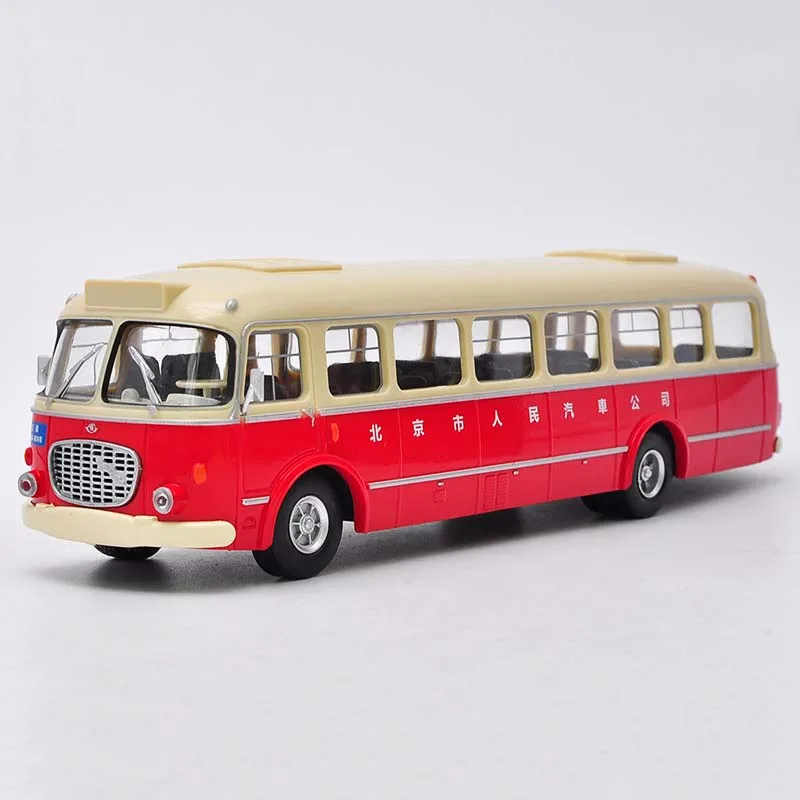 Diecast 1:43 Escala Simulação Skoda 706RTO Karosa Bus 32 Modelo de veículo Liga de metal Ônibus Carro de passageiros Modelo de exibição de presente