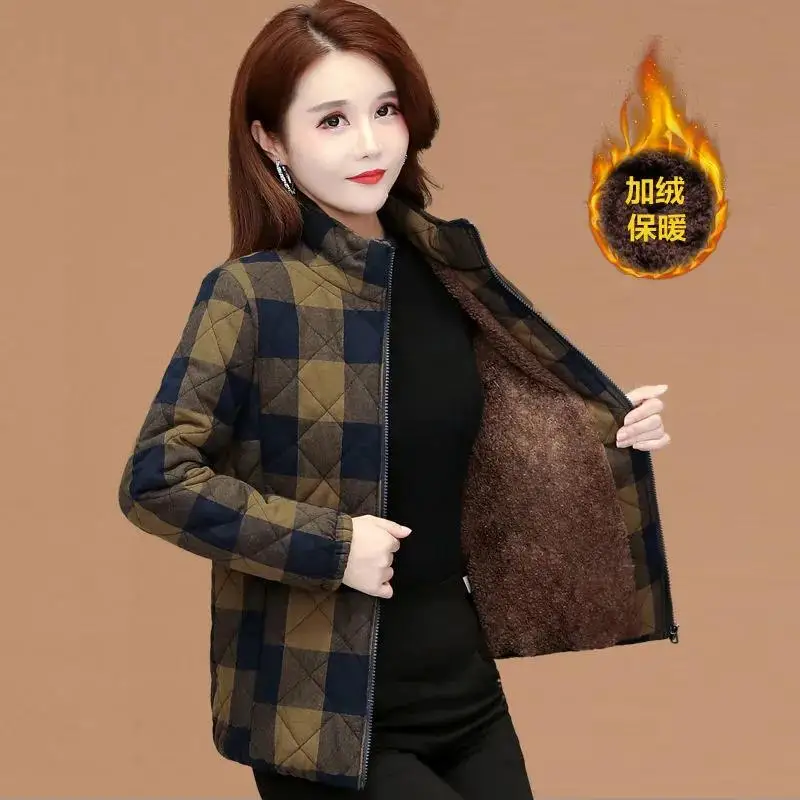 2022 New Add Velvet Warm Women Overcoat Tops Short Padded Jackets Mother Winter Outerwear Cotton Coat Ladies Plaid Jacket 5XL