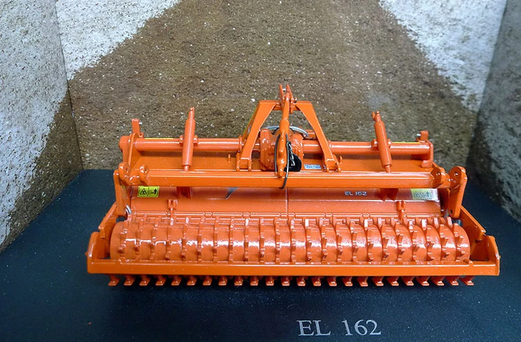 Fine 1:32 4199 El 162 land reclamation machine  Tractor parts model  Alloy collection model