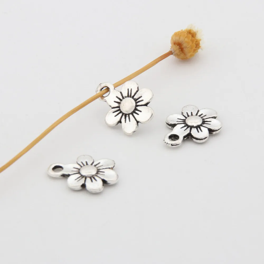 50pcs  Silver Color Cute Flower Beads Charms Plants Nature Pendant Bracelet Necklaces Jewelry Wholesale A3357