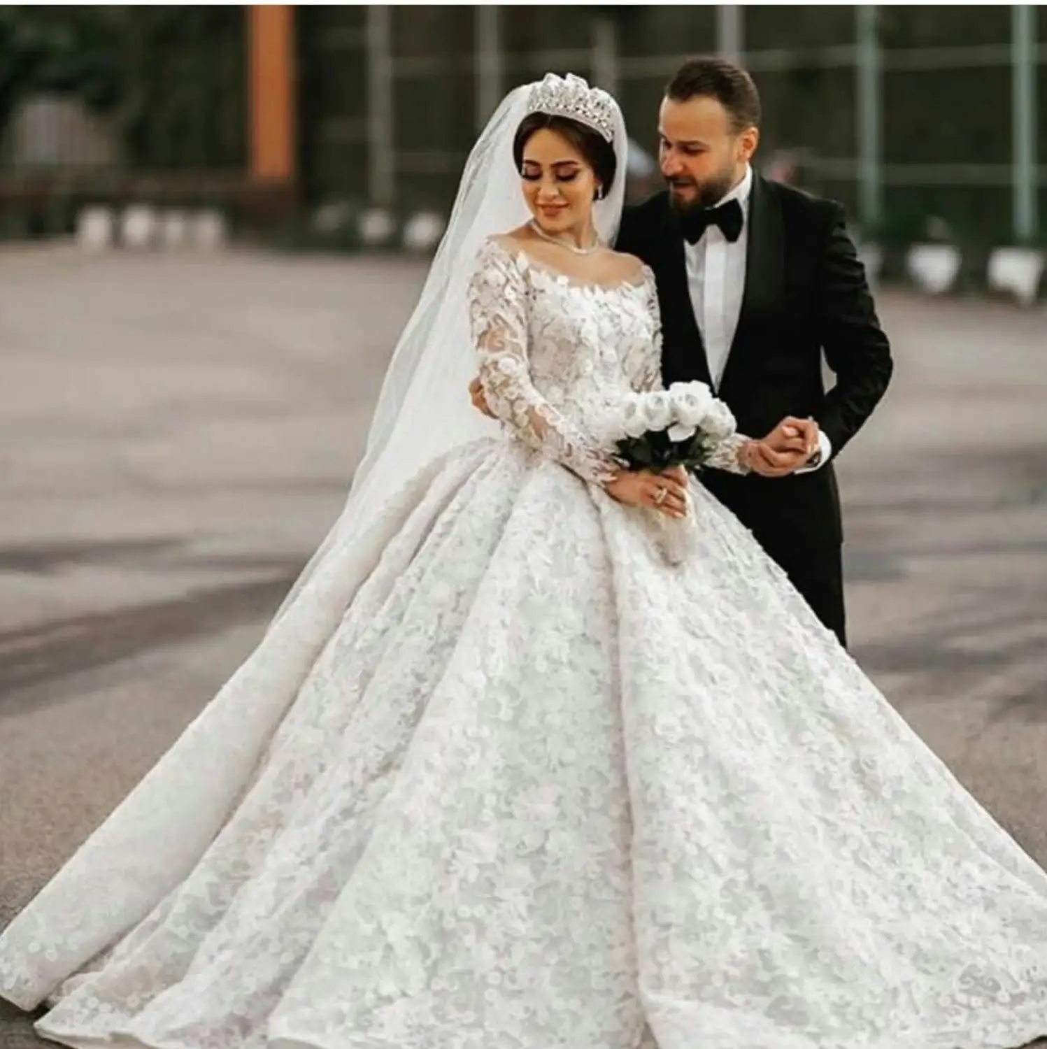 Vintage Lace Ball Gown Wedding Dresses Sheer Neck Off Shoulder Long Sleeve Bridal Gowns Puffy Skirt  Wedding vestidos de no